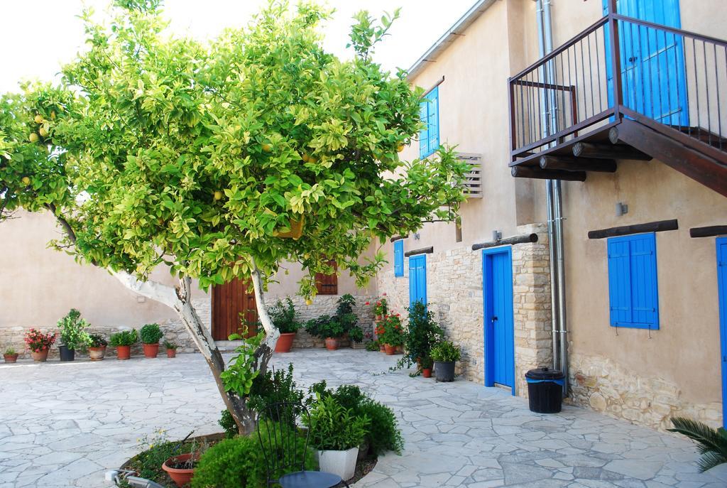 To Archontiko Tis Anastasias Athienou Exterior photo